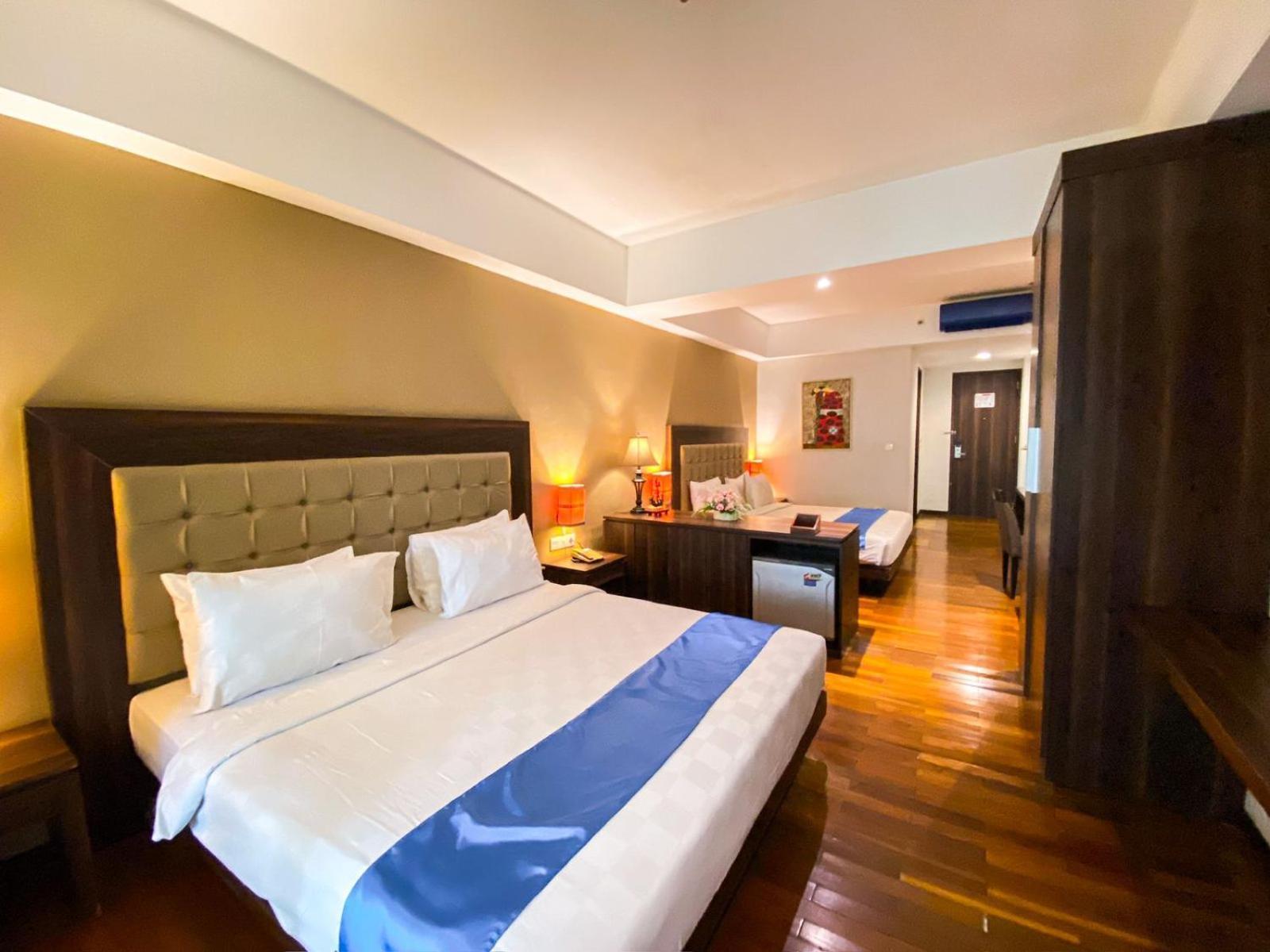 Luxury Malioboro Hotel Jogjakarta Buitenkant foto